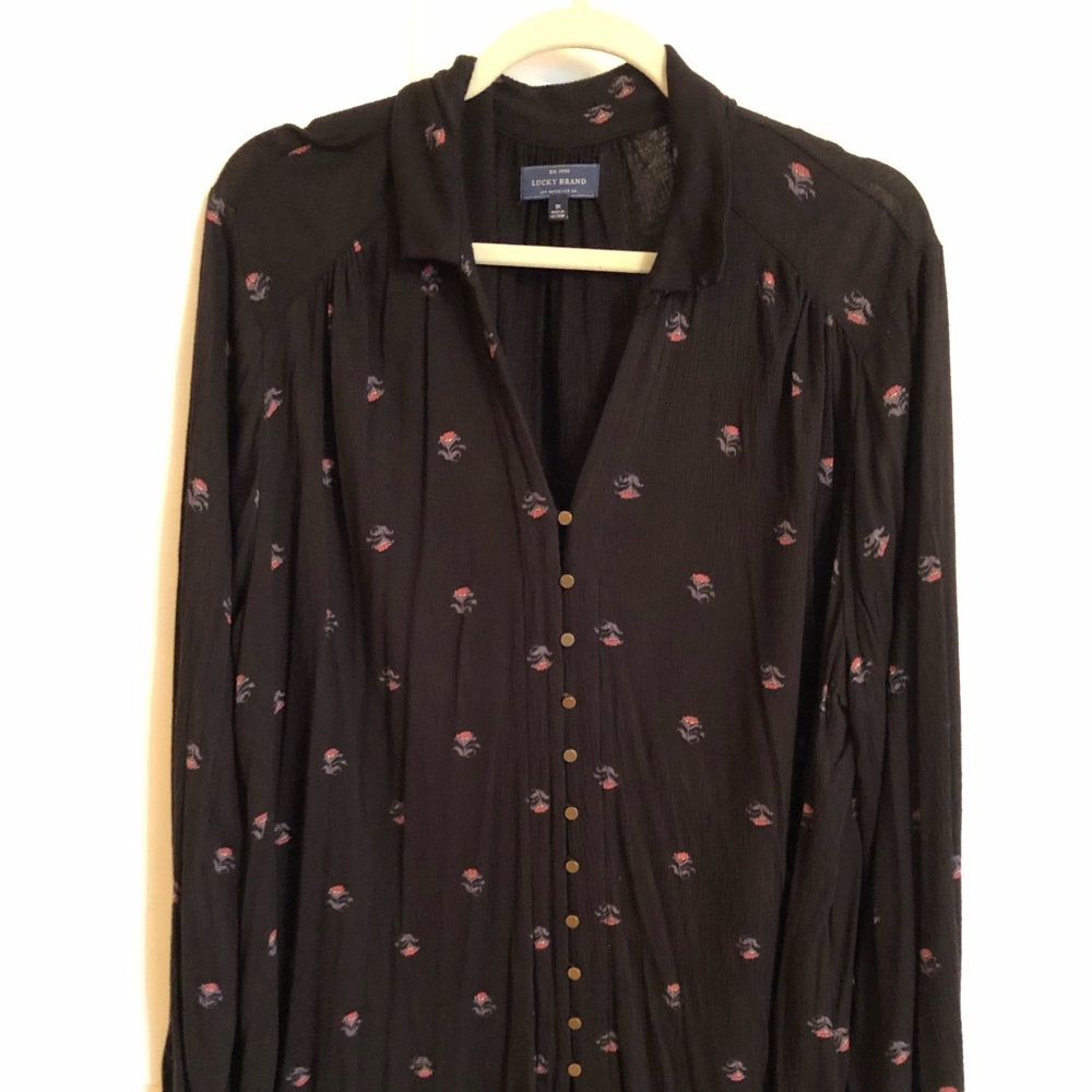 Lucky Brand black floral top 1x